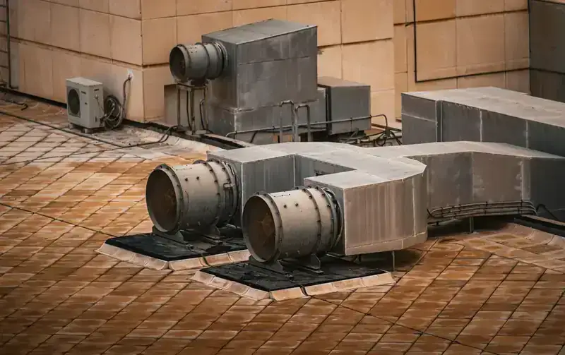 Extractores y ductos de ventilación industrial